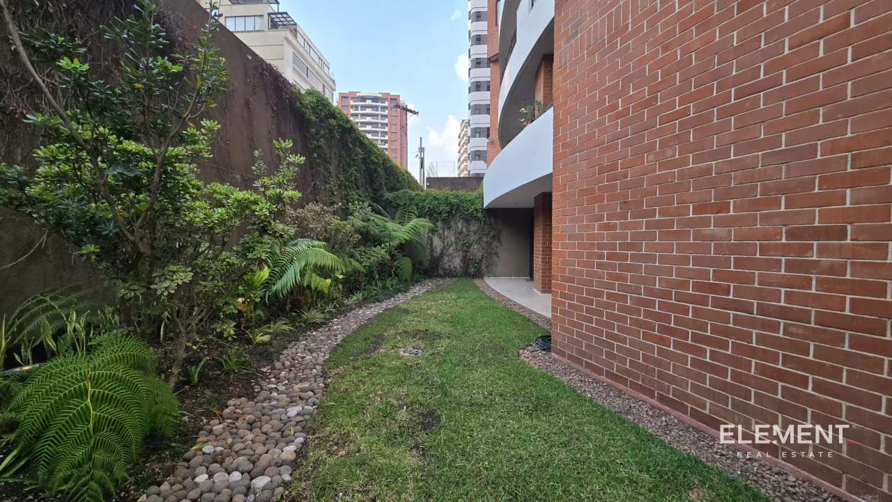 Apartamento con jardín en venta Plenum – Zona 14 — Apartamento en Venta en Plenum 14, Zona 14, Guatemala, Ciudad — foto 2 de 14