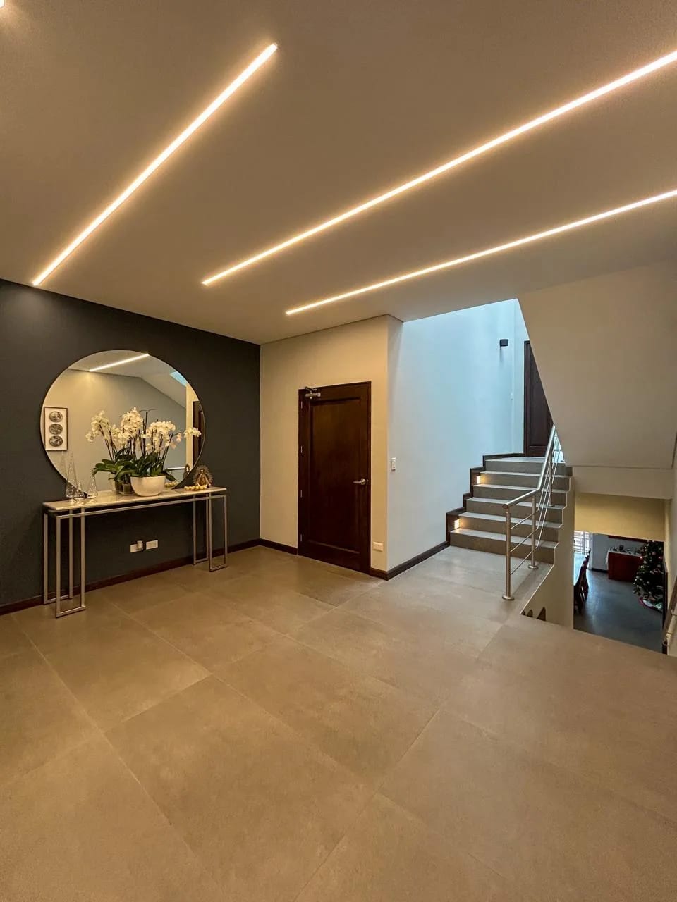 Espectacular casa en venta, Santa Rosalía, fácil acceso por CES y zona 16 — Casa en Venta en Santa Rosalia La Laguna, Carretera a El Salvador, Guatemala, Ciudad — foto 4 de 13