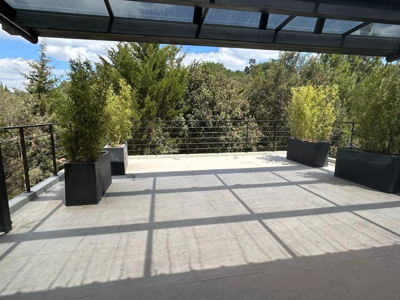 Espectacular casa en venta, Acacias zona 16 — Casa en Venta en Acacias de Cayalá, Zona 16, Guatemala, Ciudad — foto 5 de 11