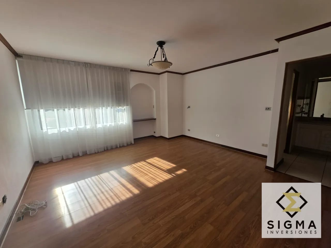 EN VENTA: Amplio apartamento en zona 10, Cerca de la Estación — Apartamento en Venta en Zona 10, Guatemala, Ciudad — foto 11 de 17