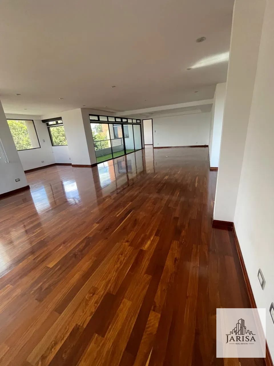 Amplio y Exclusivo Apartamento en Zona 14 — Apartamento en Alquiler en Zona 14, Guatemala, Ciudad — foto 3 de 12