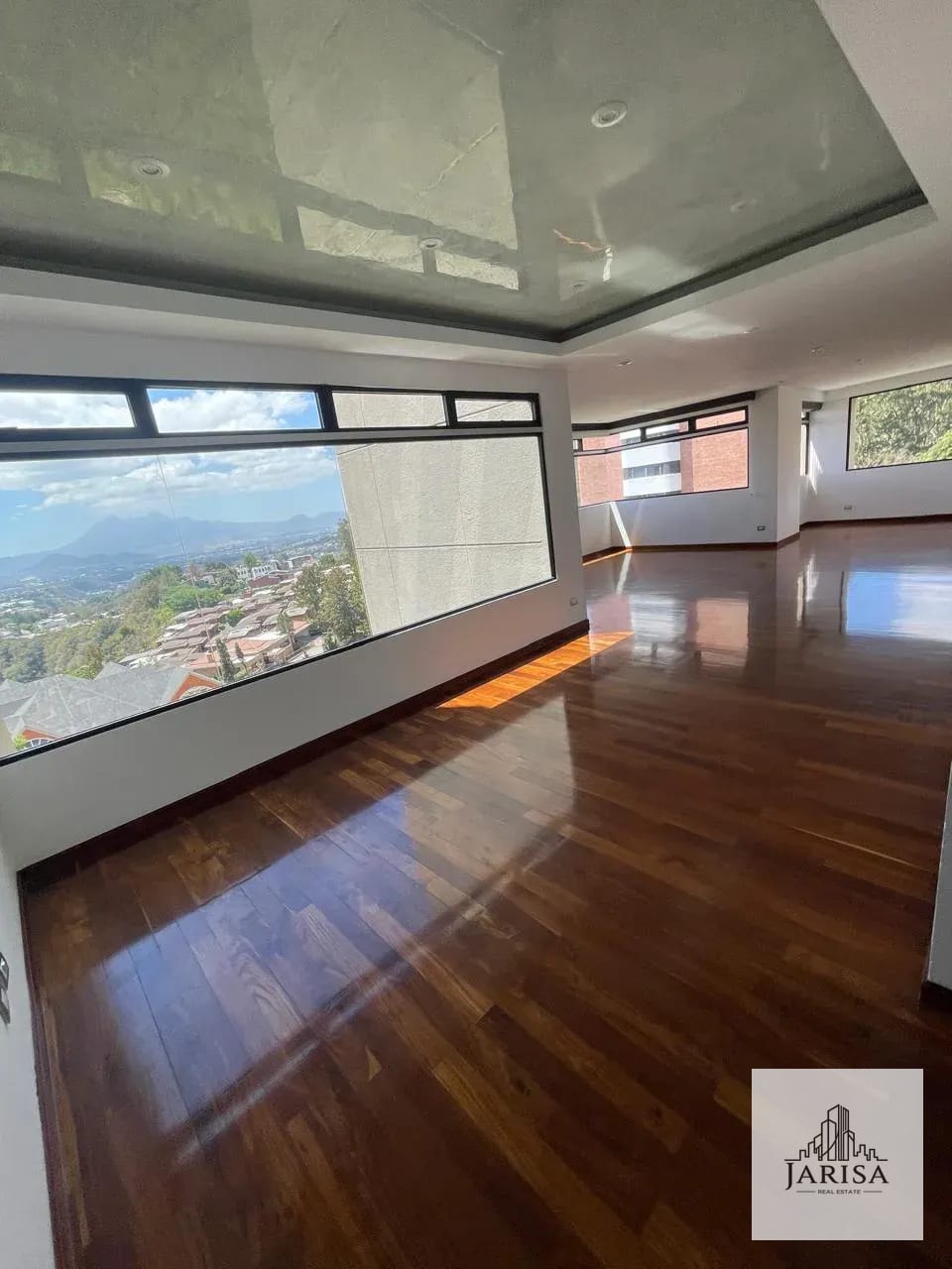 Amplio y Exclusivo Apartamento en Zona 14 — Apartamento en Alquiler en Zona 14, Guatemala, Ciudad — foto 1 de 12