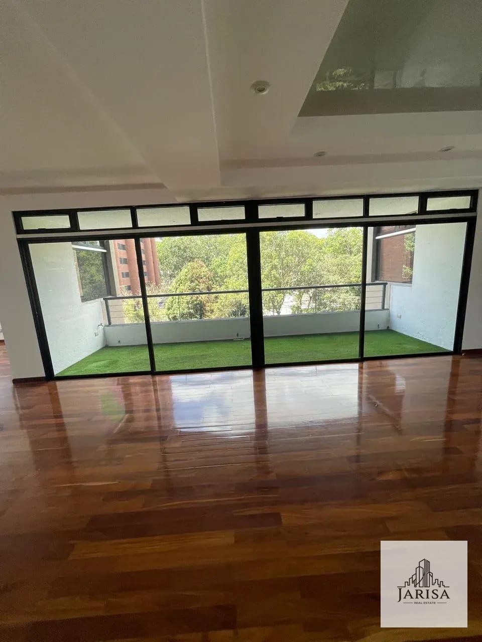 Amplio y Exclusivo Apartamento en Zona 14 — Apartamento en Alquiler en Zona 14, Guatemala, Ciudad — foto 2 de 12