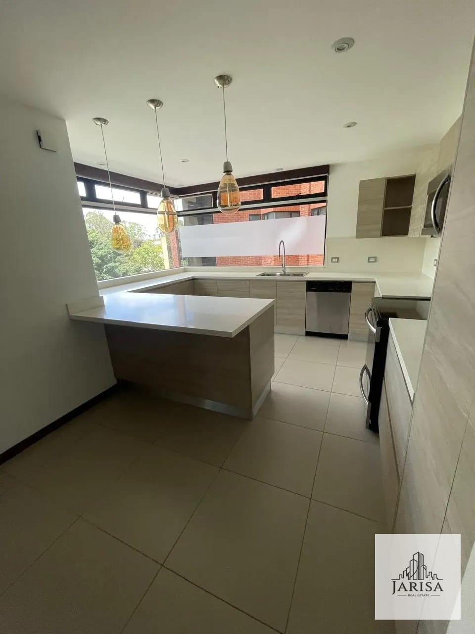 Amplio y Exclusivo Apartamento en Zona 14 — Apartamento en Alquiler en Zona 14, Guatemala, Ciudad — foto 4 de 12