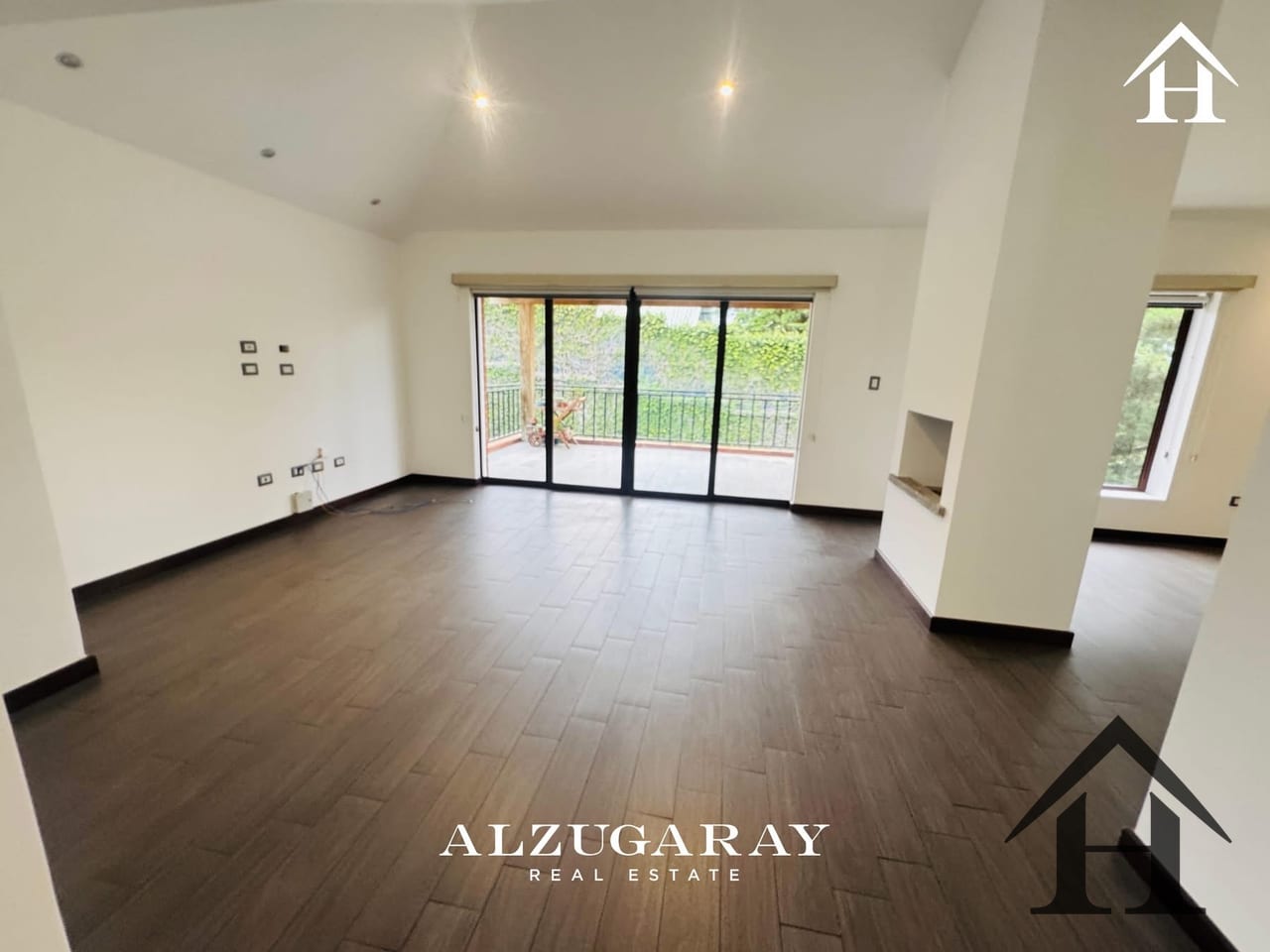 Casa Condominio Antaria Bellas Luces a 10min de zona 10 — Casa en Venta en Bellas Luces, Santa Catarina Pinula, Guatemala, Ciudad — foto 3 de 13