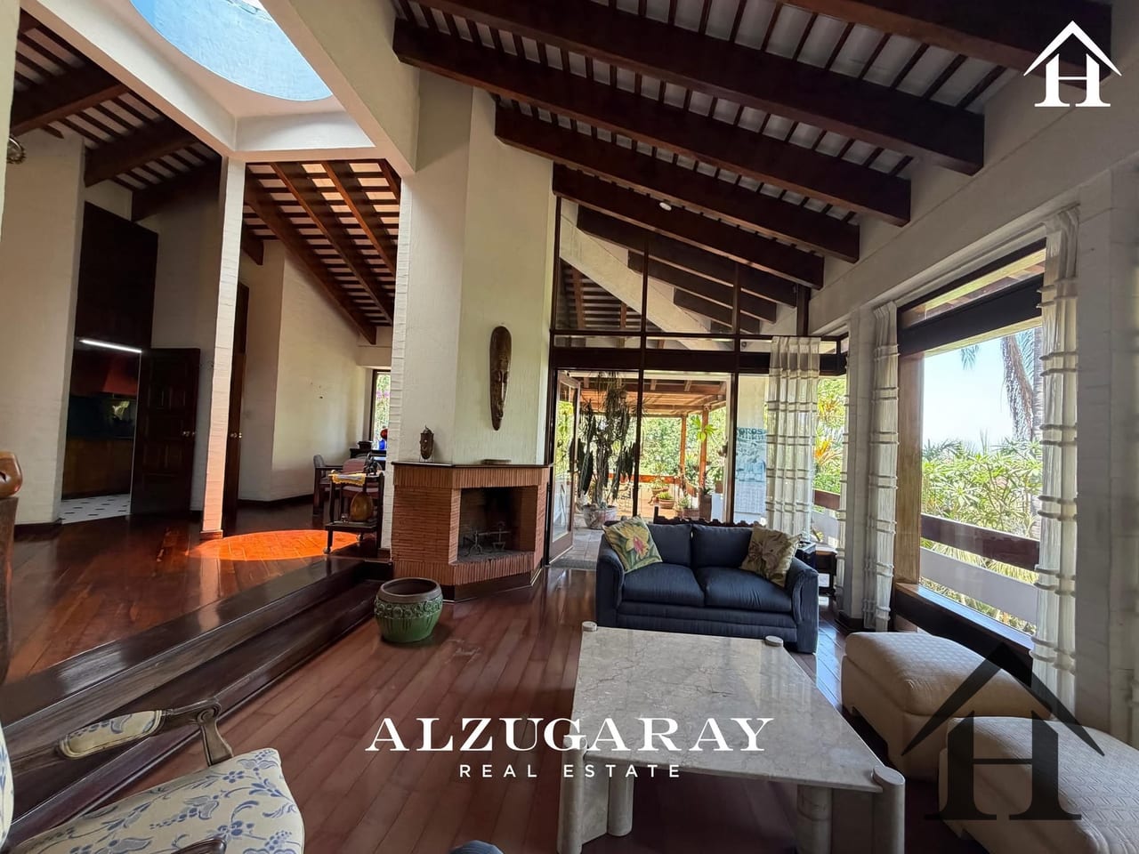 Casa Cond. a la par de Hotel Hilton Km9 CAES / 3,036Vrs2 — Casa en Venta en San Rafael, Carretera a El Salvador, Guatemala, Ciudad — foto 2 de 12