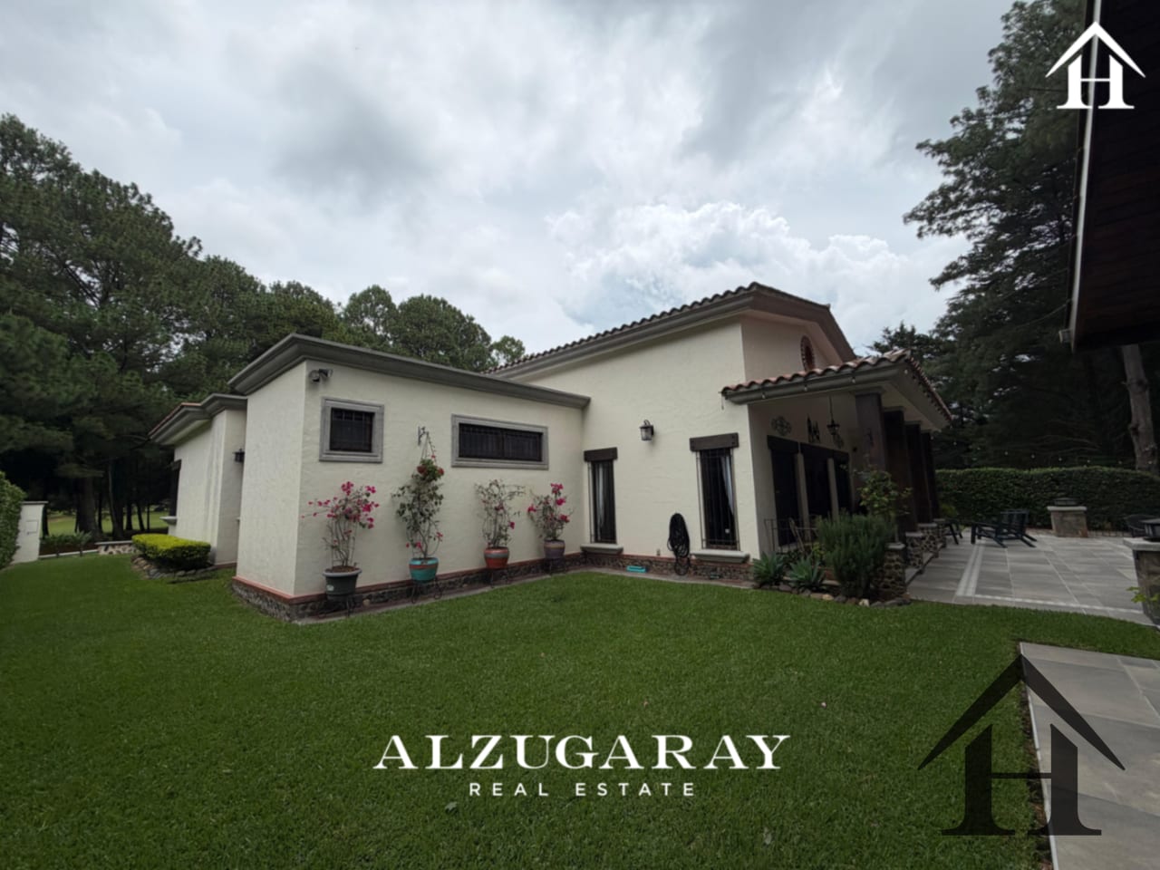 Casa Colonial de 1 nivel Golf FRONT Hacienda nueva Country club — Casa en Venta en Hacienda Nueva, San José Pinula, Guatemala, Ciudad — foto 1 de 5