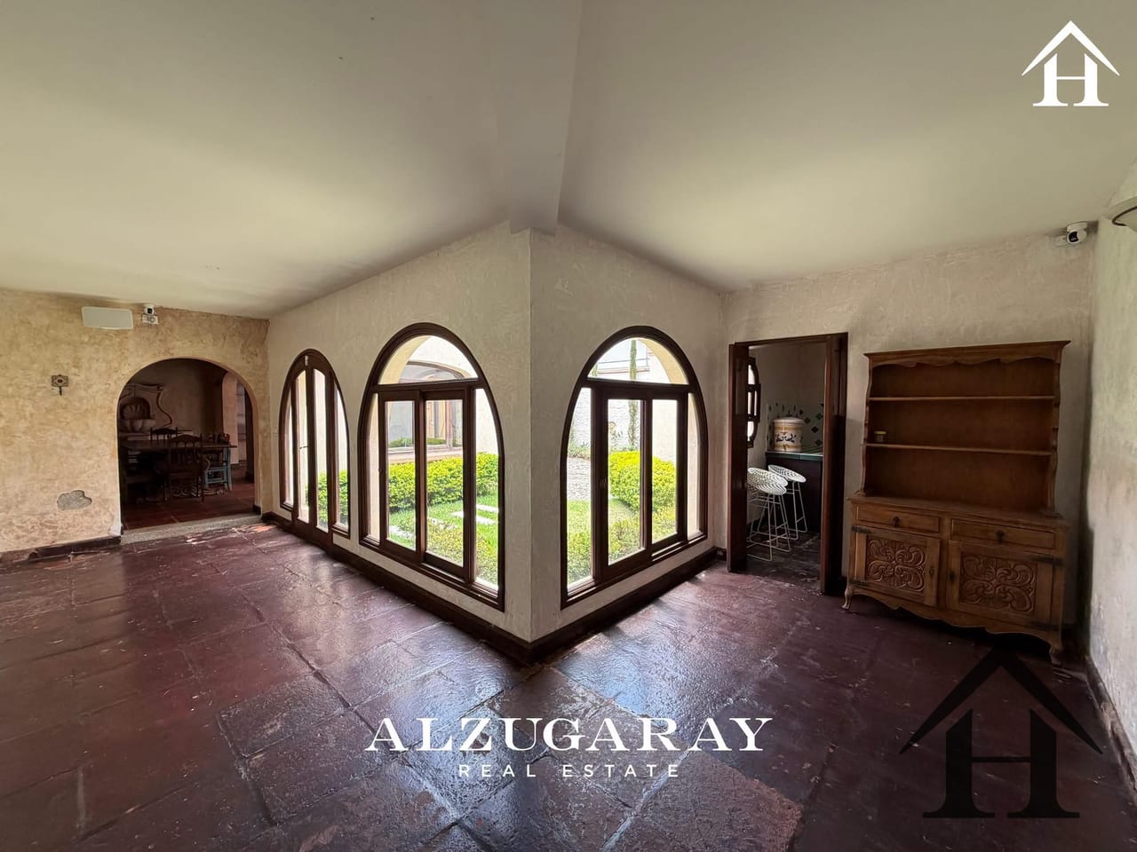 Casa con jardín ÚNICA en casco central Antigua — Casa en Venta en Dentro del Casco, Antigua, Sacatepéquez — foto 9 de 17