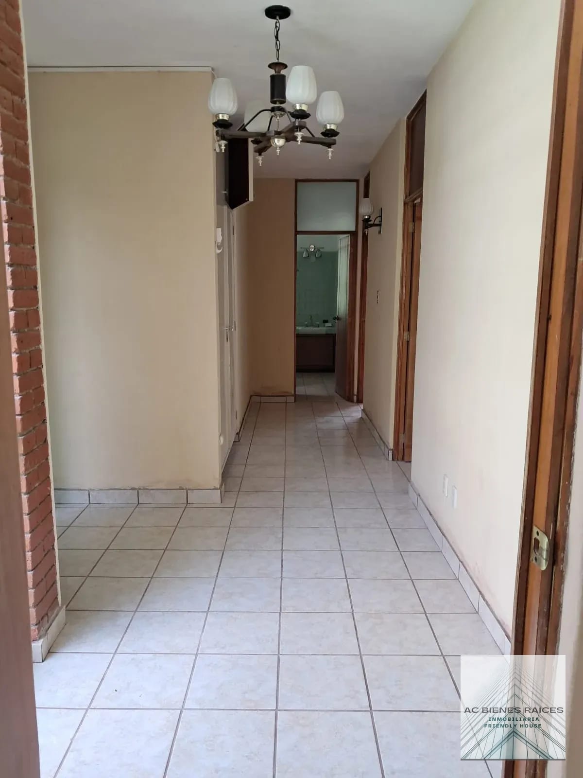 Casa en renta zona 10 ideal clínicas, oficinas — Casa en Alquiler en Zona 10, Guatemala, Ciudad — foto 10 de 14