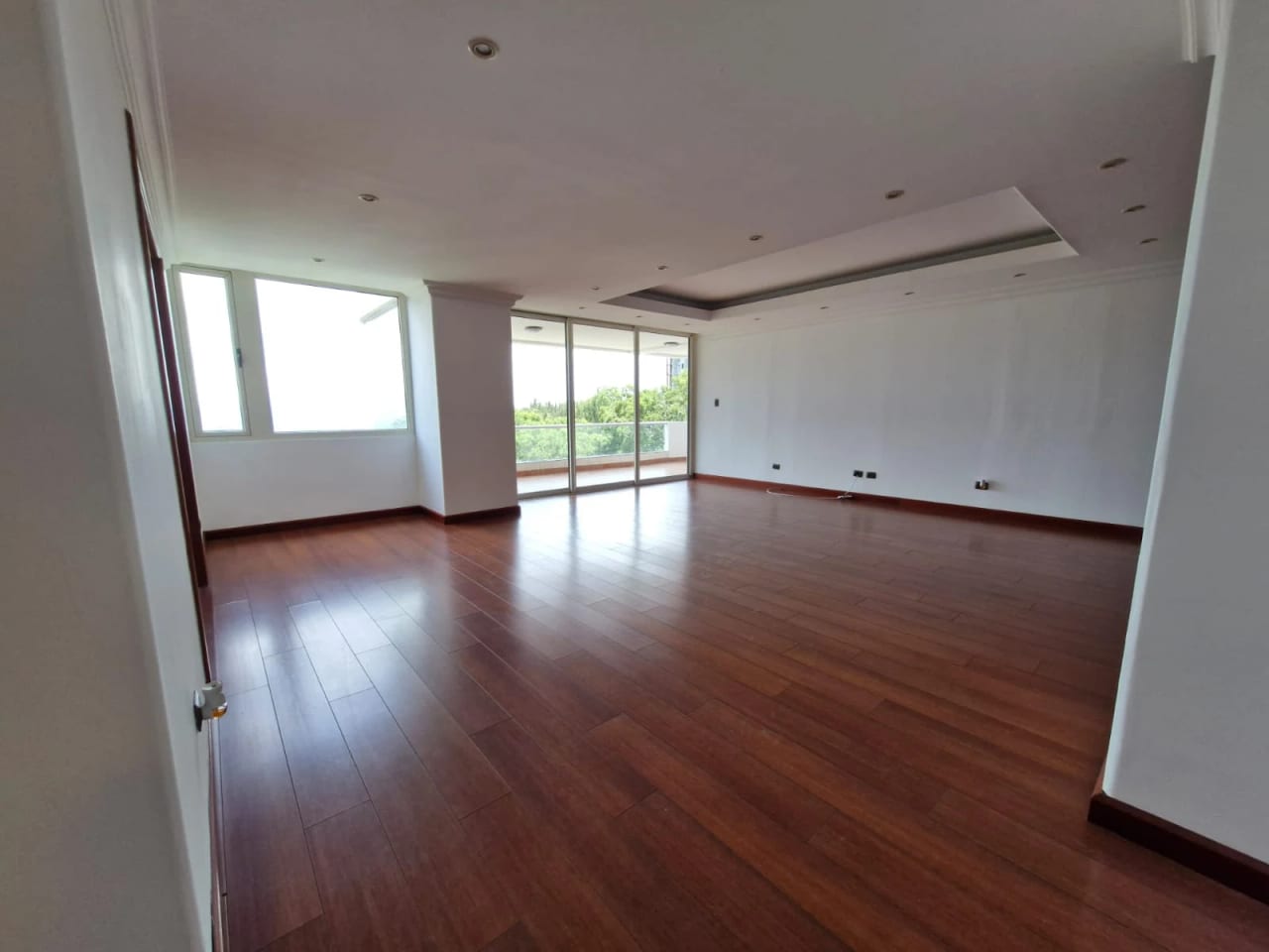 Apartamento Marques del Valle, Zona 14 — Apartamento en Alquiler en Marqués del Valle, Zona 14, Guatemala, Ciudad — foto 2 de 13