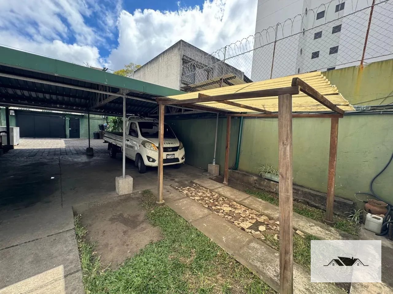En Renta Casa Zona 13 Fuera de Garita — Casa en Alquiler en Zona 13, Guatemala, Ciudad — foto 5 de 10