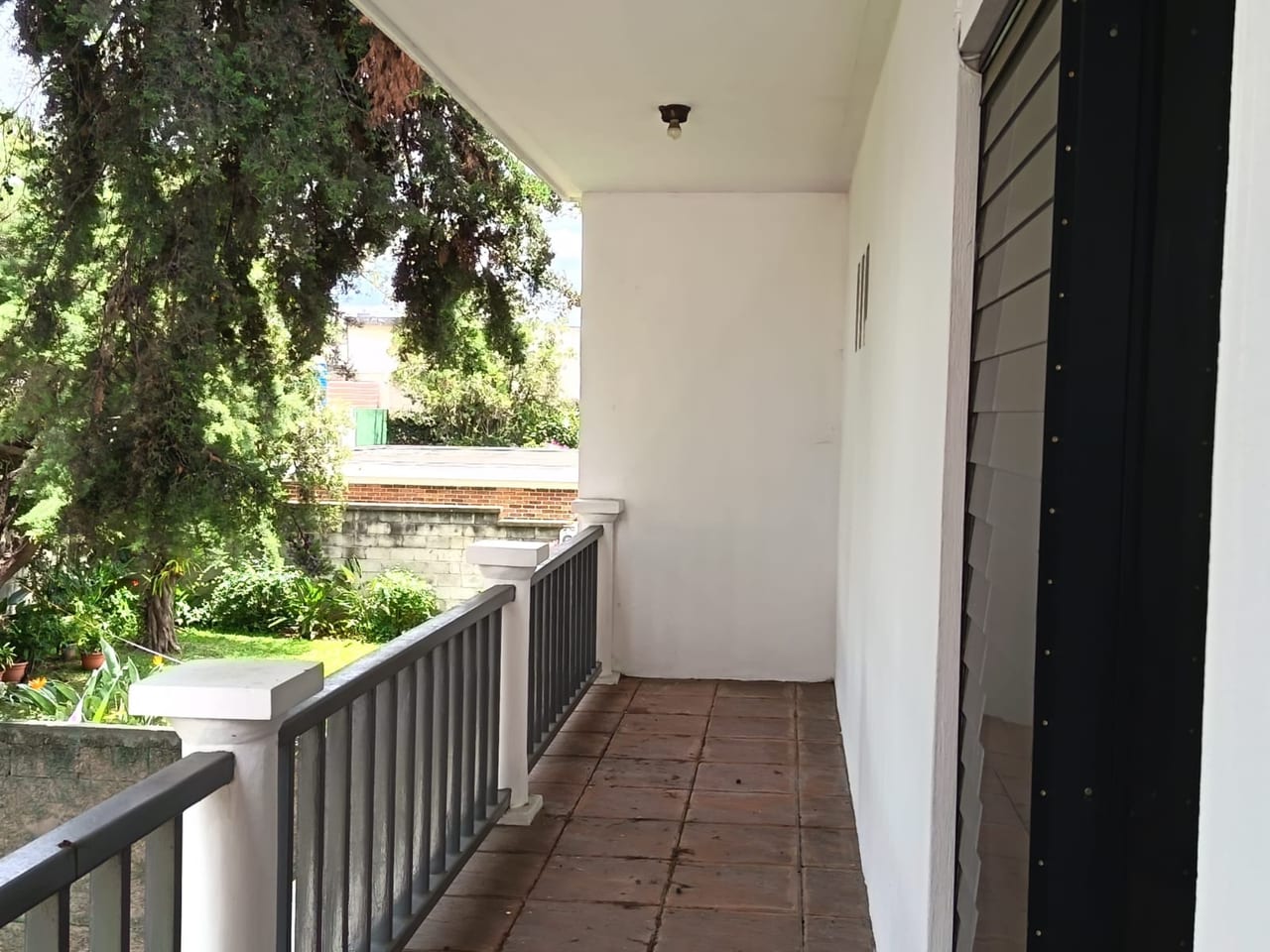 Venta amplia casa para vivienda u oficina zona 15, Colonia Tecún Umán (copia) — Casa en Venta en Zona 15, Guatemala, Ciudad — foto 15 de 17