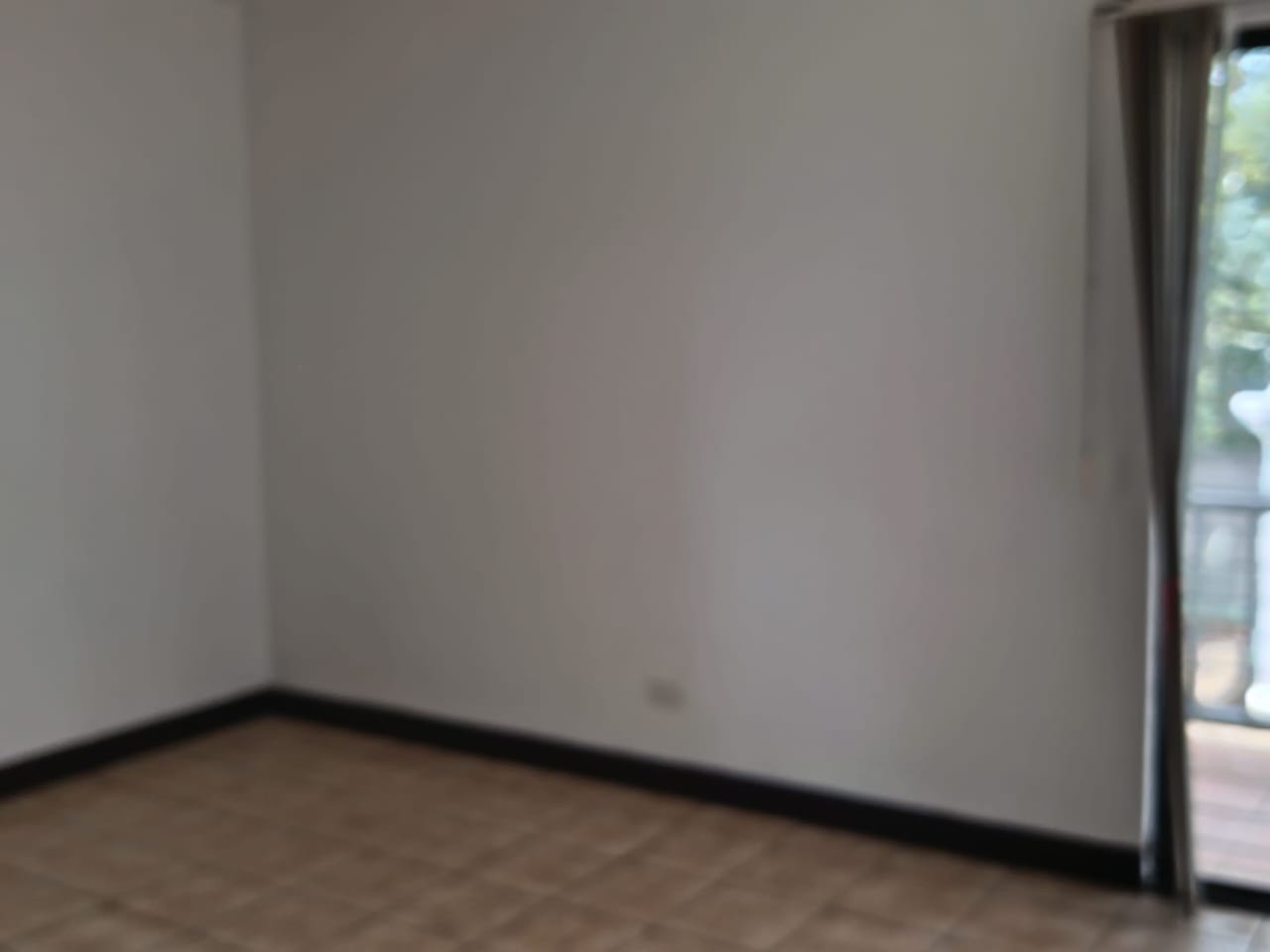 Venta amplia casa para vivienda u oficina zona 15, Colonia Tecún Umán (copia) — Casa en Venta en Zona 15, Guatemala, Ciudad — foto 16 de 17