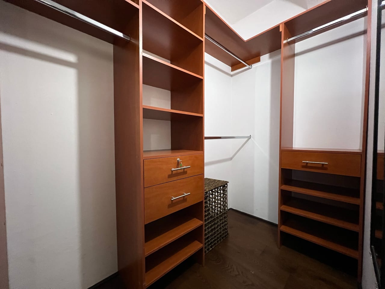 Venta apartamento 3 Dormitorios | Moradas del Acueducto Zona 10 — Apartamento en Alquiler en Moradas del Acueducto, Zona 10, Guatemala, Ciudad — foto 11 de 14