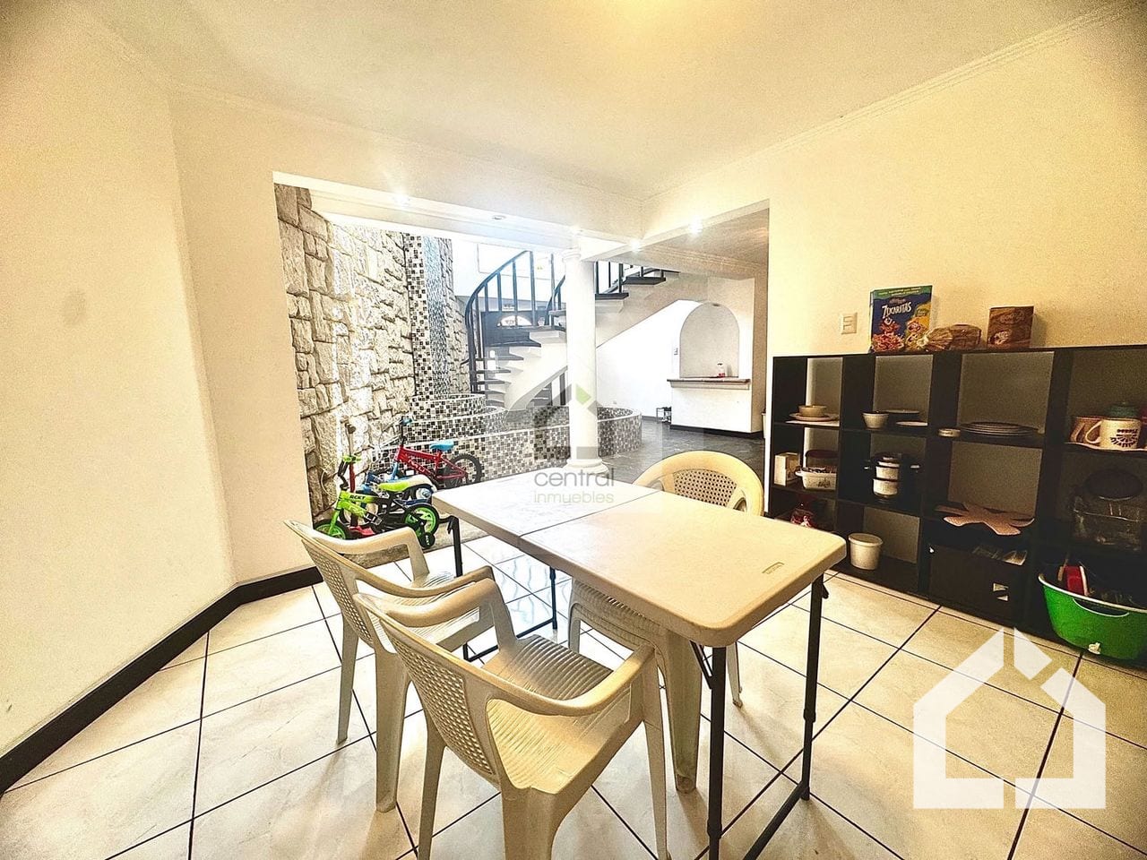 Casa en venta Colonia Sta, Rosalía, Condominio La Laguna — Casa en Venta en Santa Catarina Pinula, Guatemala, Ciudad — foto 3 de 17
