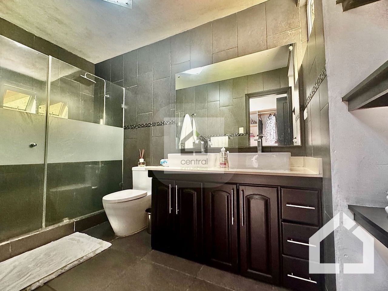Casa en venta Colonia Sta, Rosalía, Condominio La Laguna — Casa en Venta en Santa Catarina Pinula, Guatemala, Ciudad — foto 13 de 17