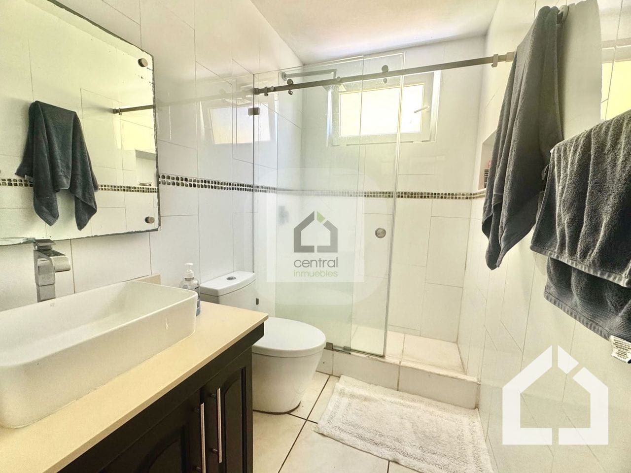 Casa en venta Colonia Sta, Rosalía, Condominio La Laguna — Casa en Venta en Santa Catarina Pinula, Guatemala, Ciudad — foto 15 de 17