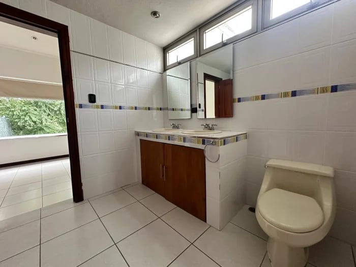 Casa en venta en zona 16 Sector kanajuyu — Casa en Venta en Zona 16, Guatemala, Ciudad — foto 11 de 15