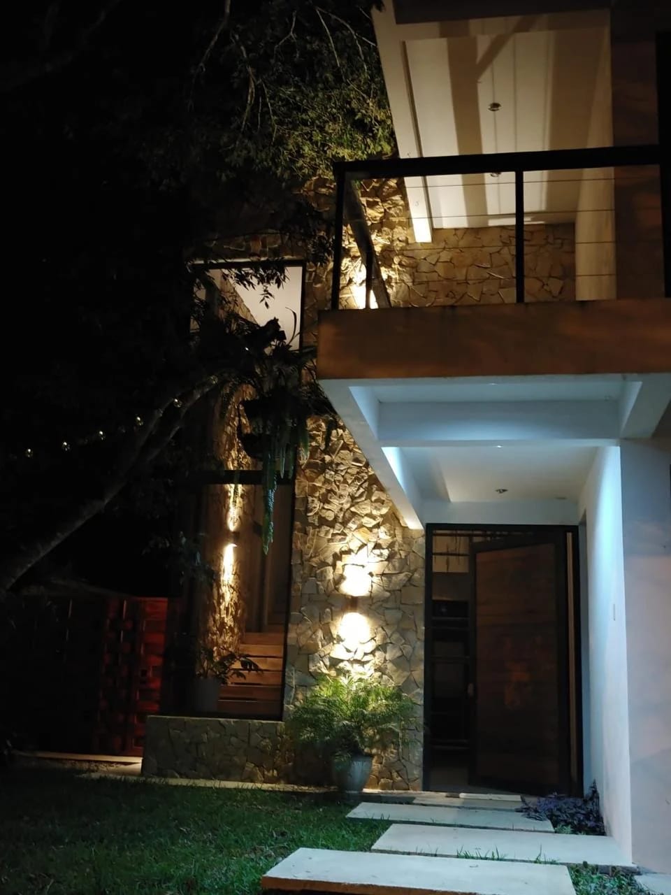 Casa en Renta en Jardines de San Isidro zona 16 — Casa en Alquiler en Jardines de San Isidro, Zona 16, Guatemala, Ciudad — foto 9 de 10