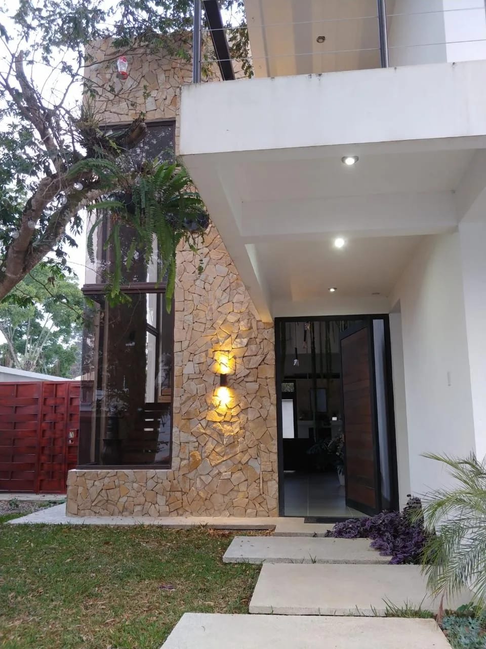 Casa en Renta en Jardines de San Isidro zona 16 — Casa en Alquiler en Jardines de San Isidro, Zona 16, Guatemala, Ciudad — foto 1 de 10