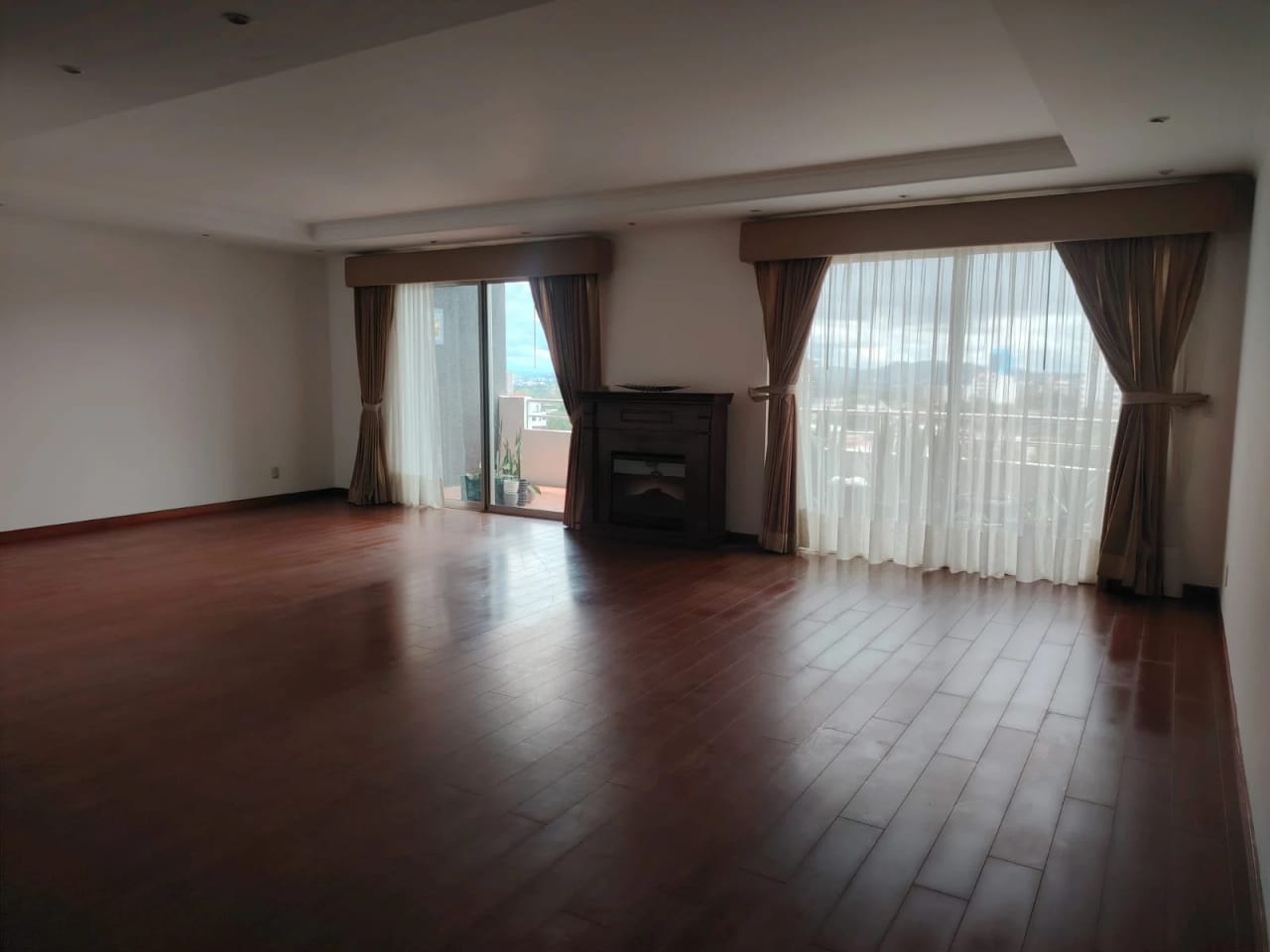 Apartamento en Alquiler – Edificio Botticelli 2, Zona 15 — Apartamento en Alquiler en Botticelli II, Zona 15, Guatemala, Ciudad — foto 1 de 15