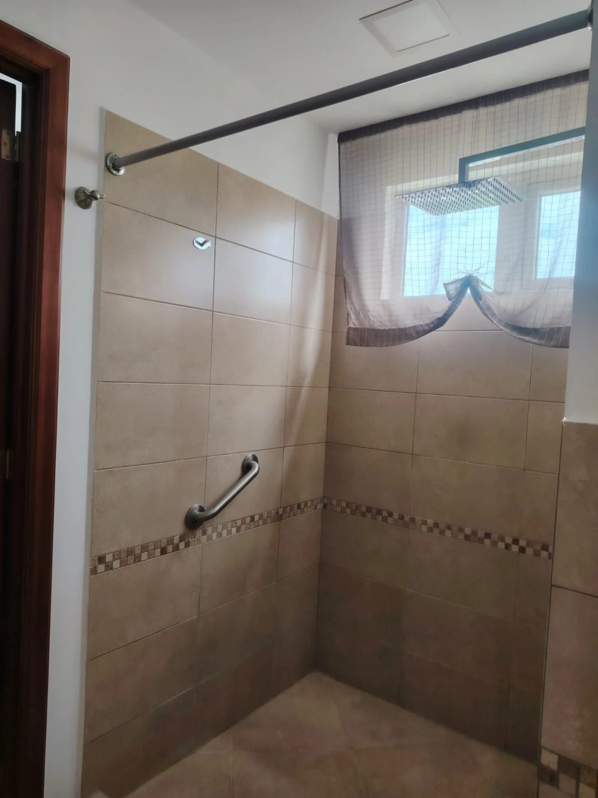 Apartamento en Alquiler – Edificio Botticelli 2, Zona 15 — Apartamento en Alquiler en Botticelli II, Zona 15, Guatemala, Ciudad — foto 12 de 15