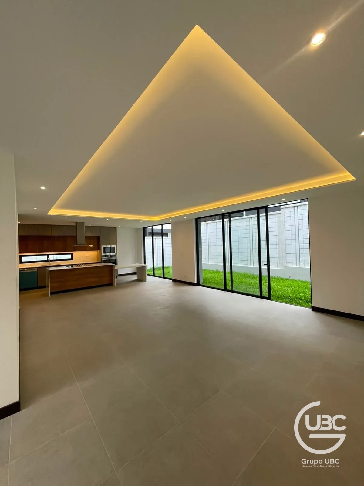 Espectacular casa moderna para estrenar en venta en Zona 10 — Casa en Venta en Zona 10, Guatemala, Ciudad — foto 4 de 17