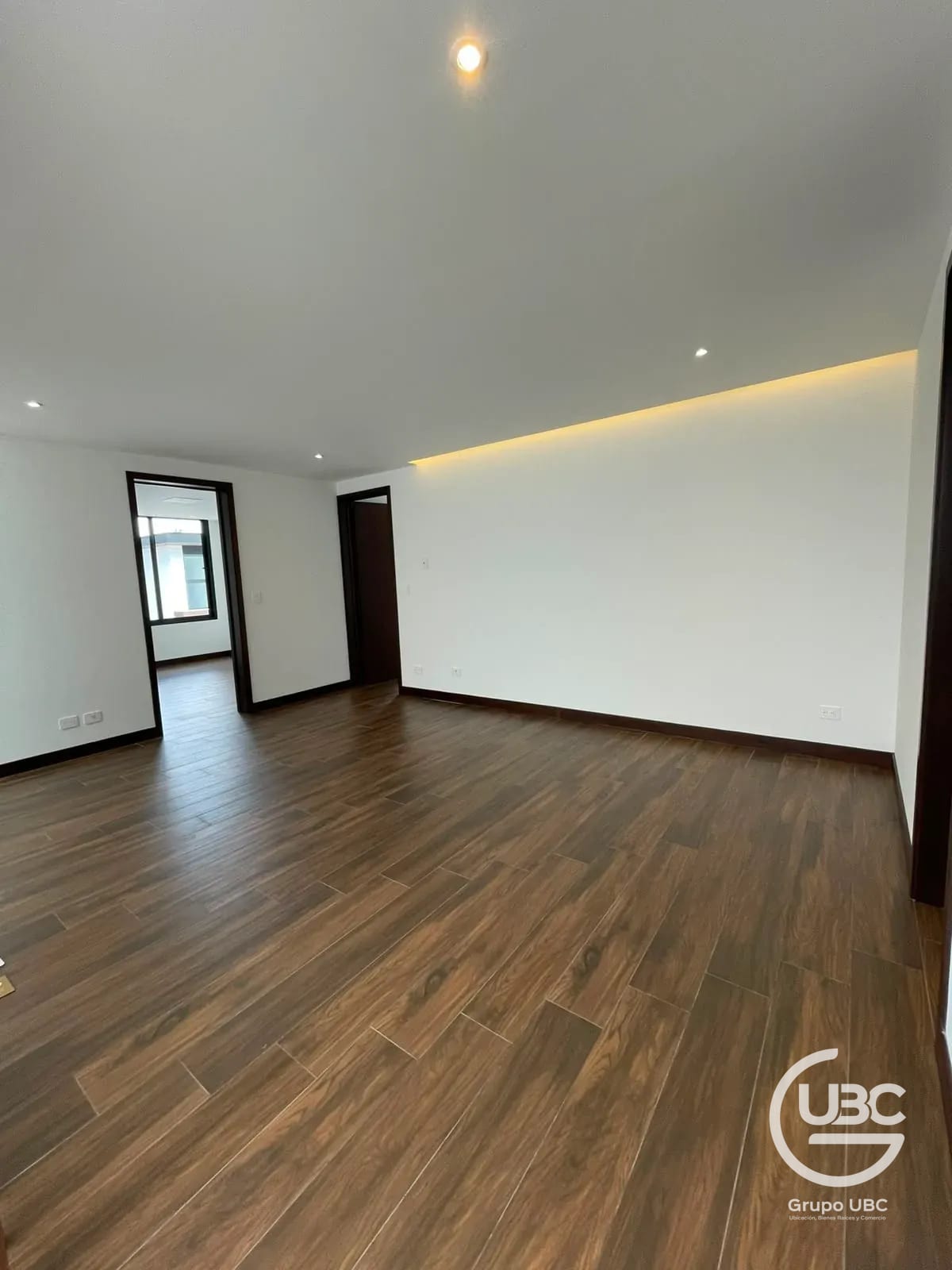 Espectacular casa moderna para estrenar en venta en Zona 10 — Casa en Venta en Zona 10, Guatemala, Ciudad — foto 15 de 17