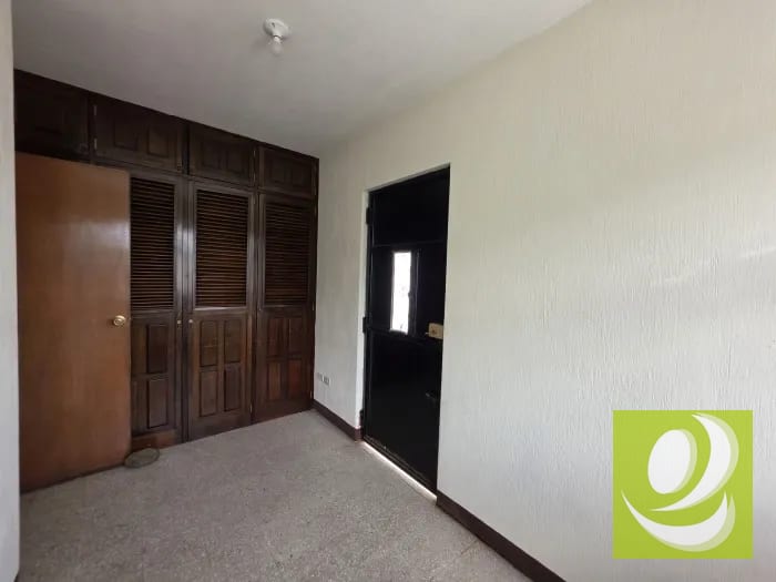 Casa de 2 niveles en venta en Kaminal Juyú II, zona 7 — Casa en Venta en Kaminaljuyú, Zona 7, Guatemala, Ciudad — foto 2 de 11