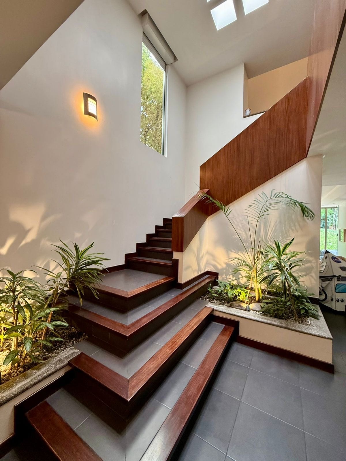 Casa en venta | 4 habitaciones | 5 parqueos | Jardin | Vista Hermosa 2, zona 15 — Casa en Venta en Vista Hermosa II, Zona 15, Guatemala, Ciudad — foto 2 de 12