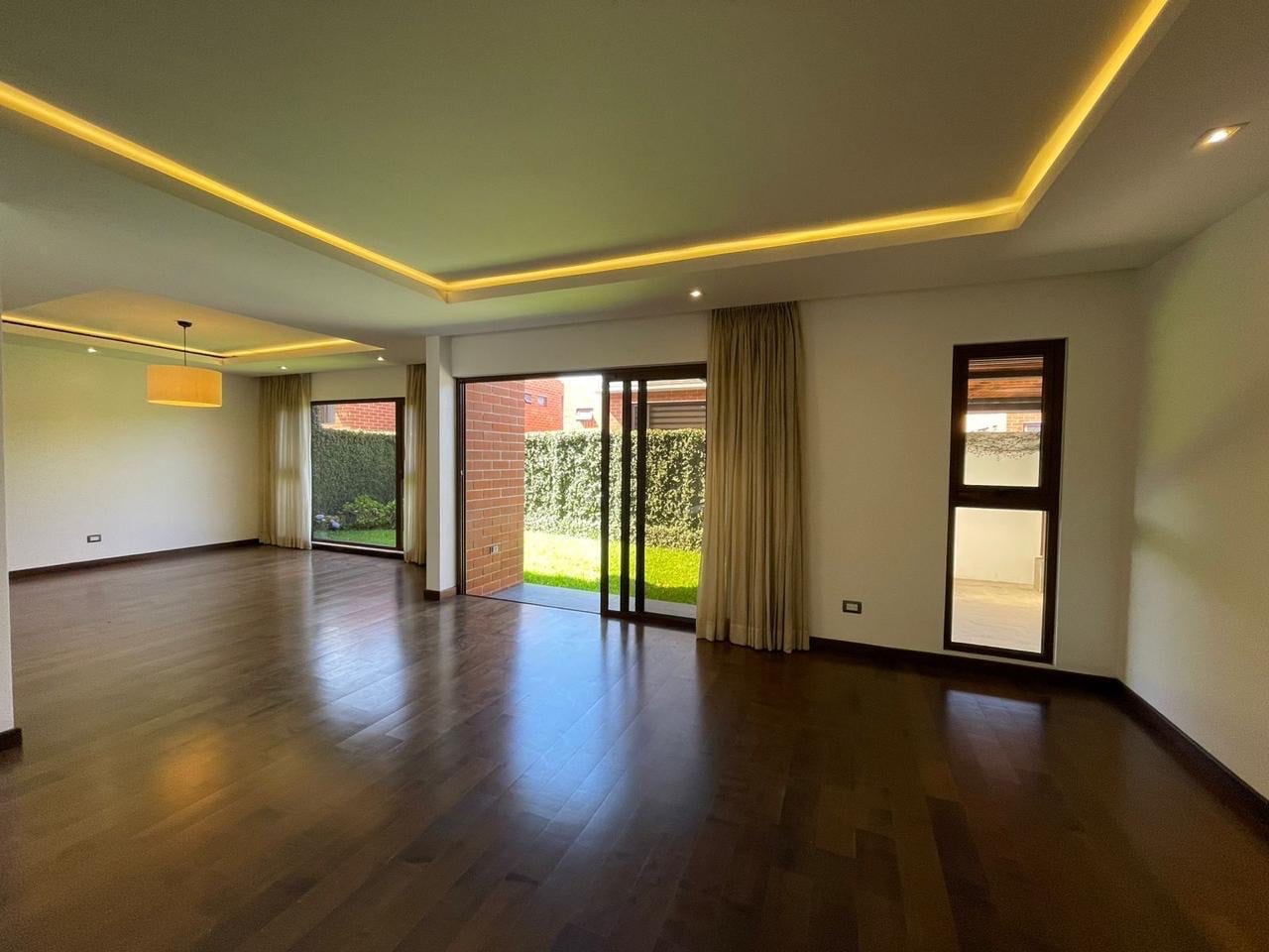 Casa en venta | Atarja Bellas luces | 3 habitaciones | jardín | Acceso por La Brecha — Casa en Venta en Bellas Luces, Santa Catarina Pinula, Guatemala, Ciudad — foto 4 de 16