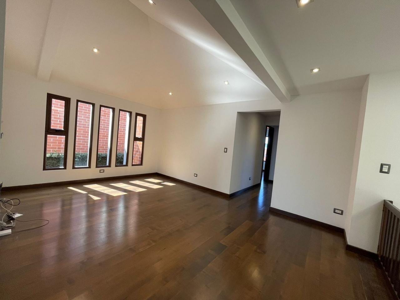 Casa en venta | Atarja Bellas luces | 3 habitaciones | jardín | Acceso por La Brecha — Casa en Venta en Bellas Luces, Santa Catarina Pinula, Guatemala, Ciudad — foto 7 de 16