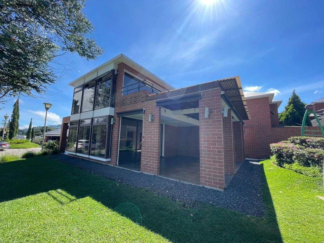 Casa en venta | Atarja Bellas luces | 3 habitaciones | jardín | Acceso por La Brecha — Casa en Venta en Bellas Luces, Santa Catarina Pinula, Guatemala, Ciudad — foto 15 de 16