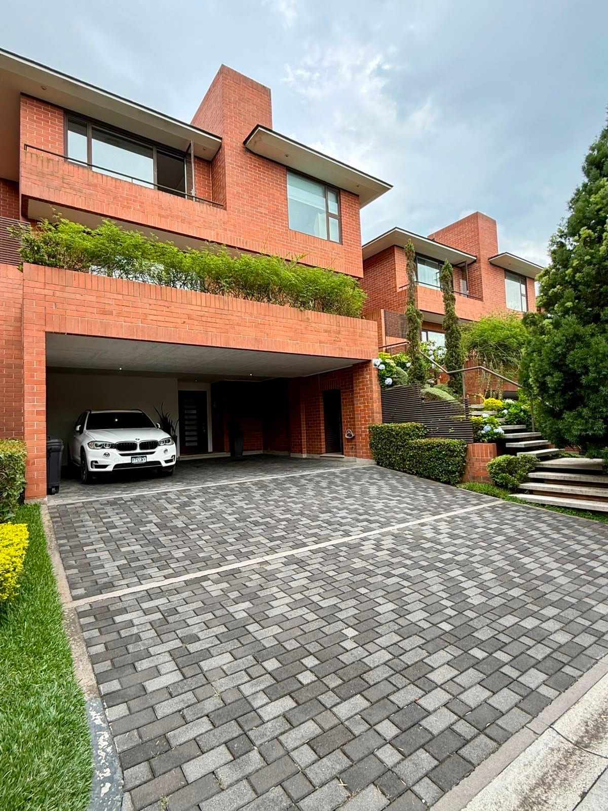 Casa en venta | 5 hab | jardín | 6 parqueos | Residencias Concepcion — Casa en Venta en Pradera Concepción, Carretera a El Salvador, Guatemala, Ciudad — foto 14 de 17