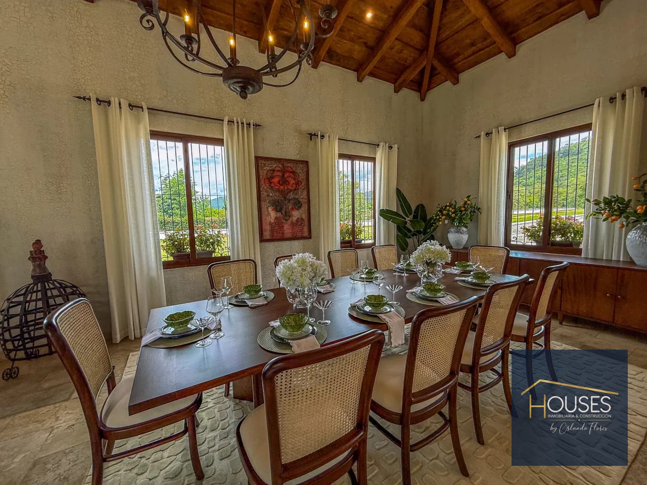 Vendo Casa de esquina en Paseo Antigua, Antigua Guatemala — Casa en Venta en Antigua, Sacatepéquez — foto 3 de 15