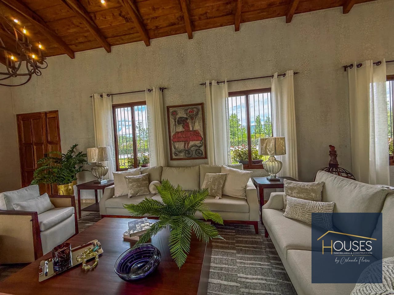 Vendo Casa de esquina en Paseo Antigua, Antigua Guatemala — Casa en Venta en Antigua, Sacatepéquez — foto 4 de 15