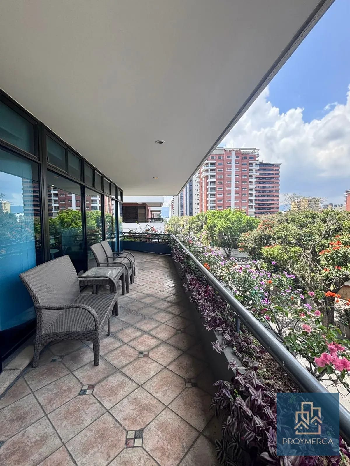Apartamento amueblado en alquiler, Edificio L´Excellence, Zona 14 Las Américas — Apartamento en Alquiler en L'Excellence, Zona 14, Guatemala, Ciudad — foto 13 de 13