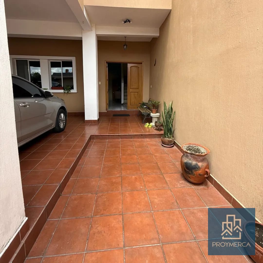 Casa en Venta, Residenciales Jardines de San Isidro, Zona 16 — Casa en Venta en Jardines de San Isidro, Zona 16, Guatemala, Ciudad — foto 5 de 13