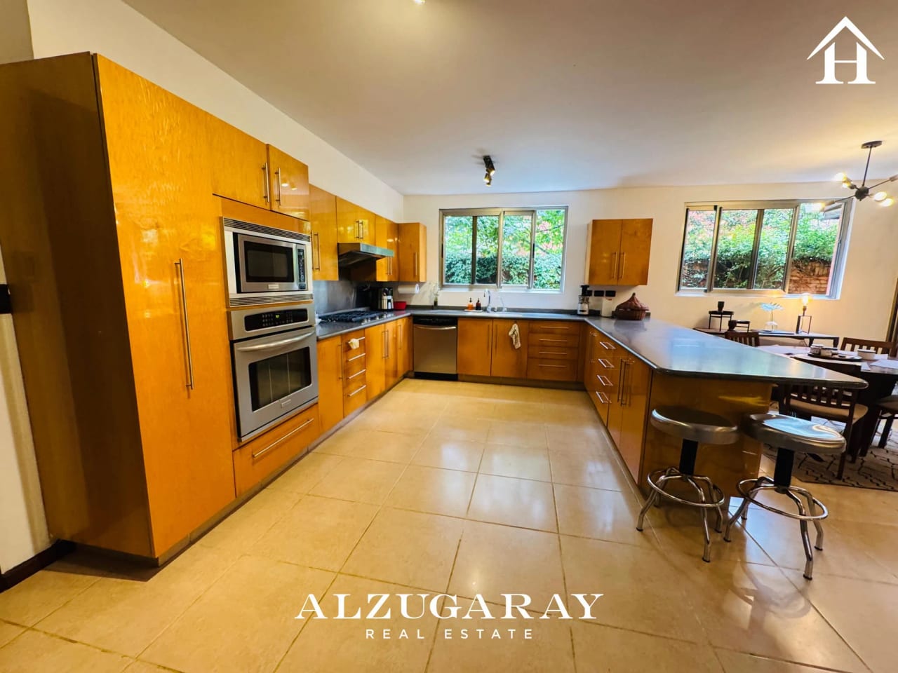 Casa en Venta con Amplio Jardín 3 Hab.| Condominio Exclusivo CAES — Casa en Venta en Carretera a El Salvador, Guatemala, Ciudad — foto 4 de 12