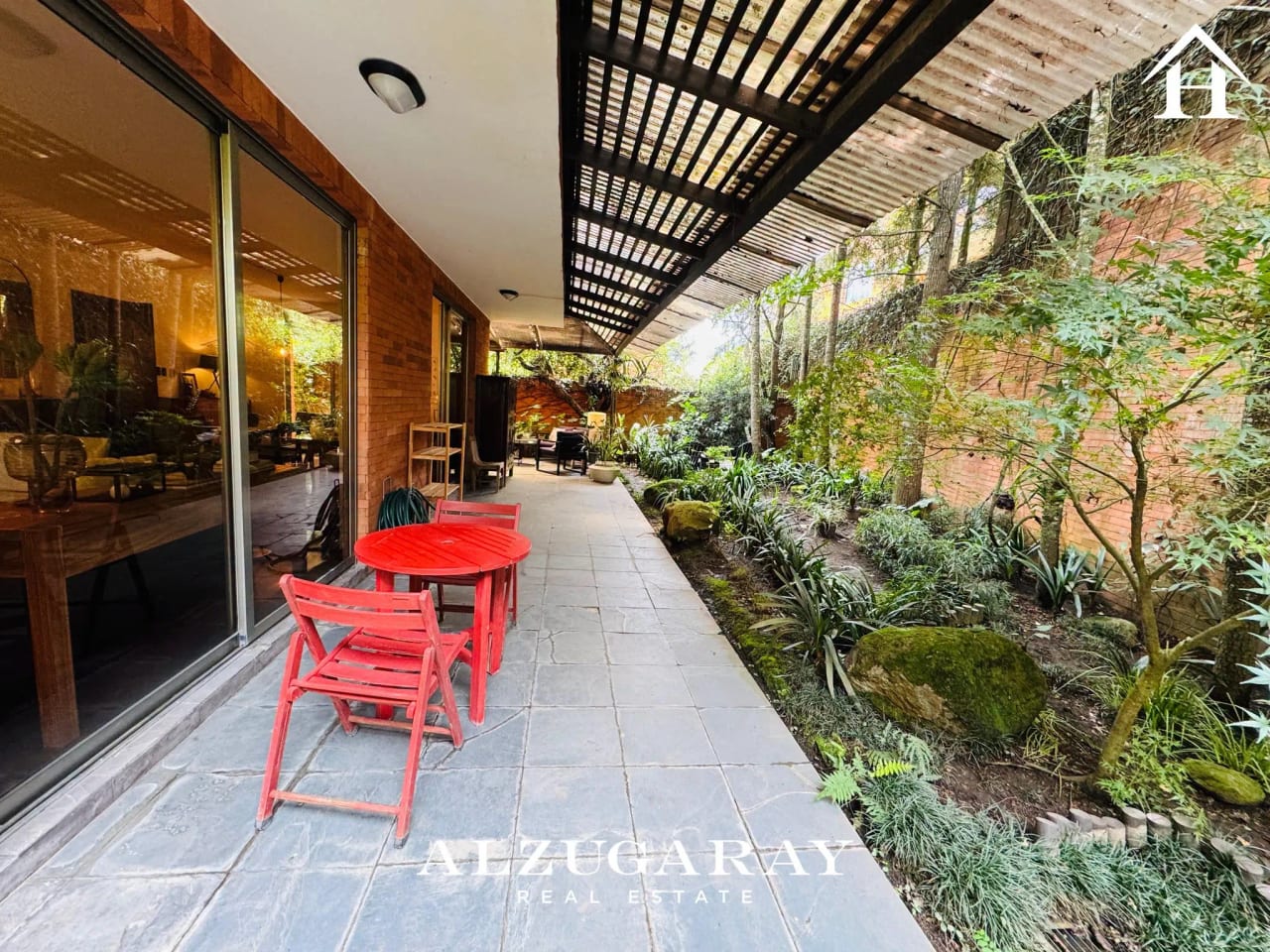 Casa en Venta con Amplio Jardín 3 Hab.| Condominio Exclusivo CAES — Casa en Venta en Carretera a El Salvador, Guatemala, Ciudad — foto 5 de 12