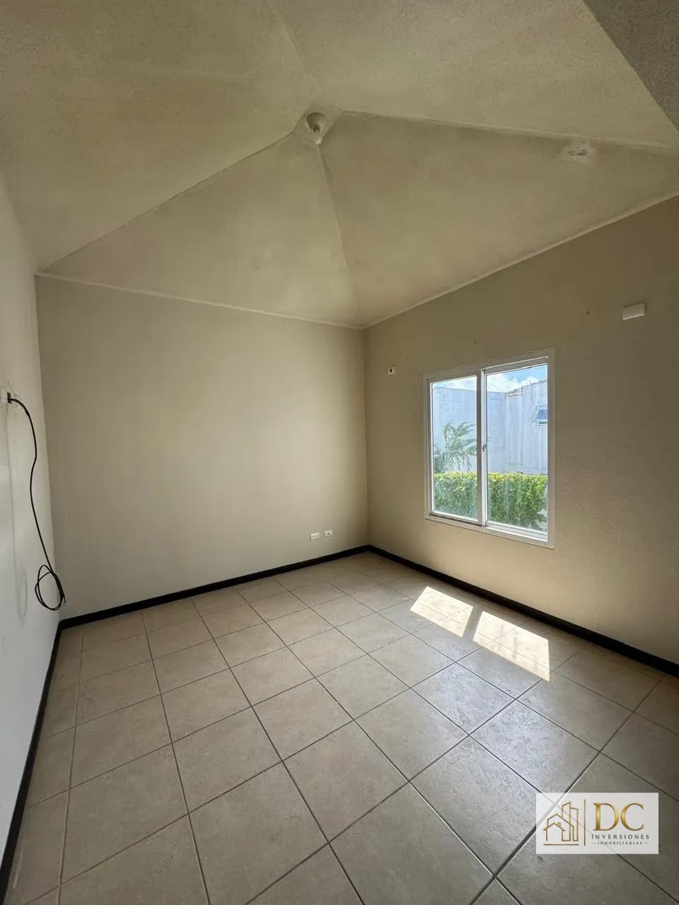 📍 Casa en Venta – 3 Hab + Jardín Amplio | las Luces | KM. 13.5 CAES — Casa en Venta en Las Luces, Carretera a El Salvador, Guatemala, Ciudad — foto 5 de 11