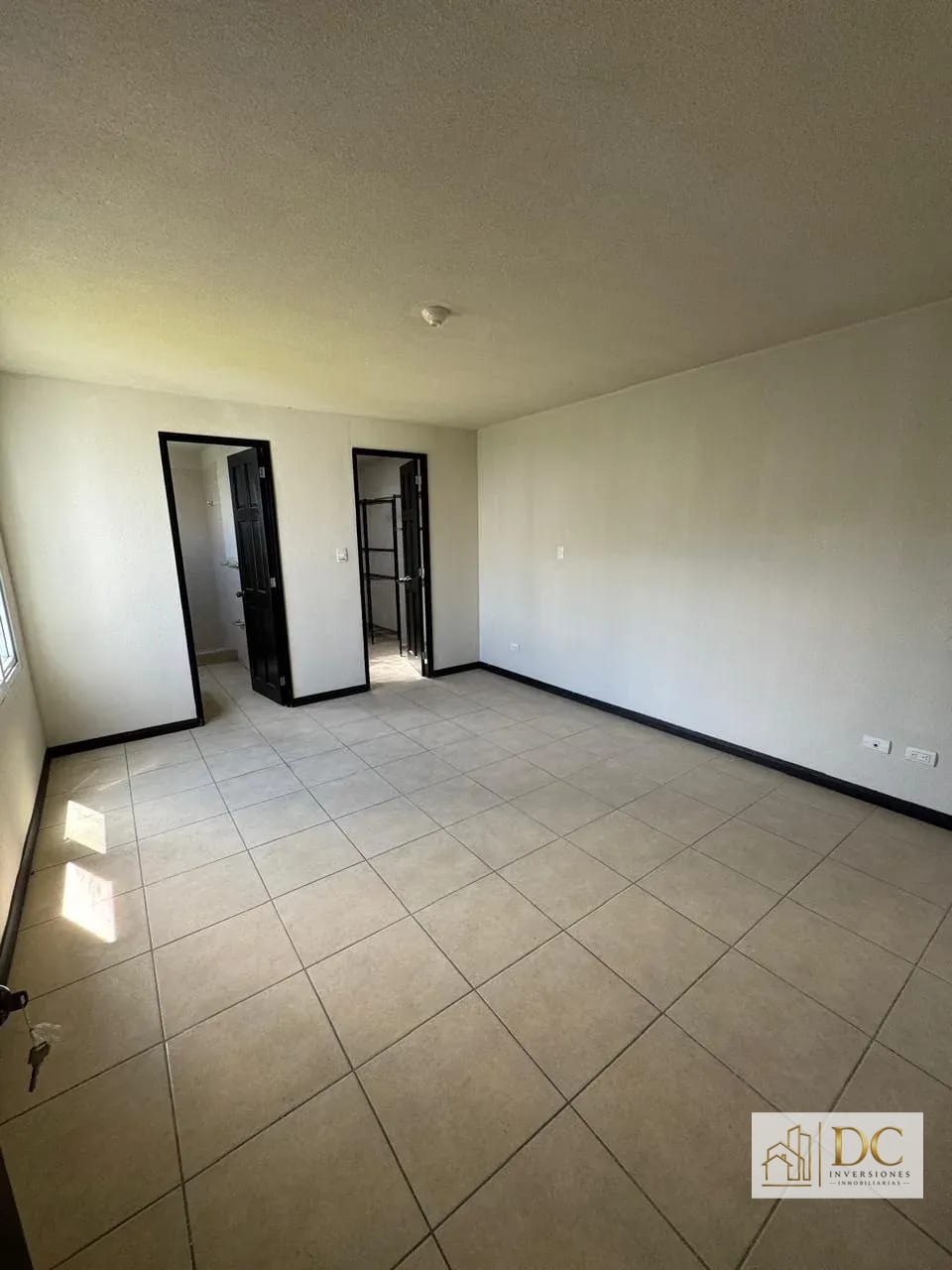 📍 Casa en Venta – 3 Hab + Jardín Amplio | las Luces | KM. 13.5 CAES — Casa en Venta en Las Luces, Carretera a El Salvador, Guatemala, Ciudad — foto 8 de 11