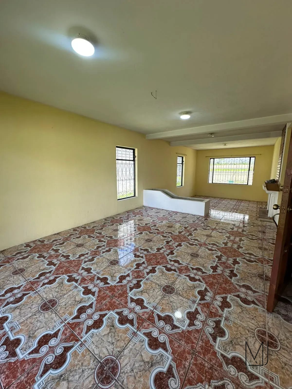 Casa en Venta | San Cristóbal Zona 8 de Mixco | 2 Casas en un Terreno · 10 Parqueos — Casa en Venta en Zona 8 Mixco, Guatemala, Ciudad — foto 9 de 17