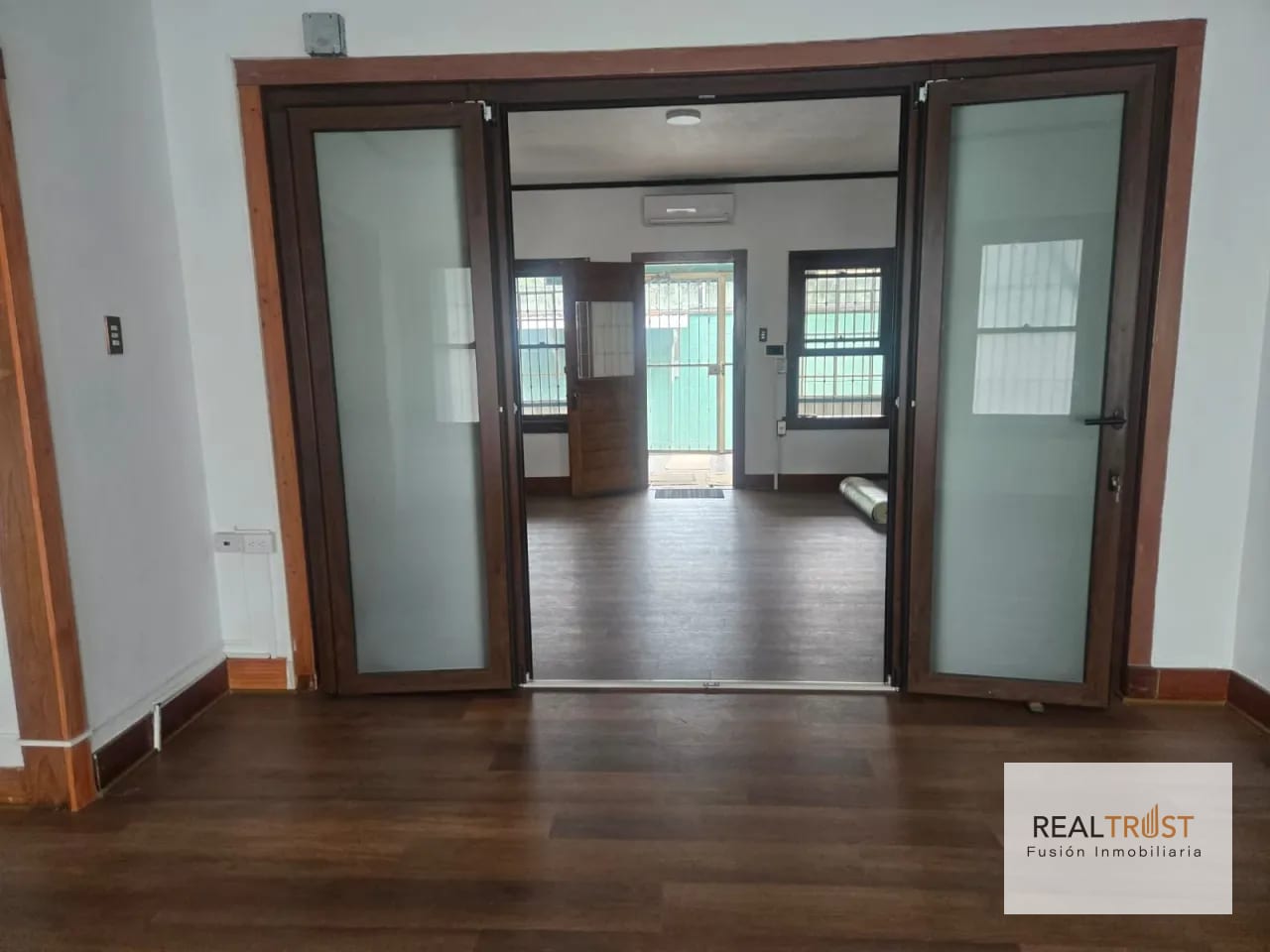 Casa para oficinas en zona 13 a pocos pasos de las Américas — Casa en Alquiler en Zona 13, Guatemala, Ciudad — foto 4 de 11