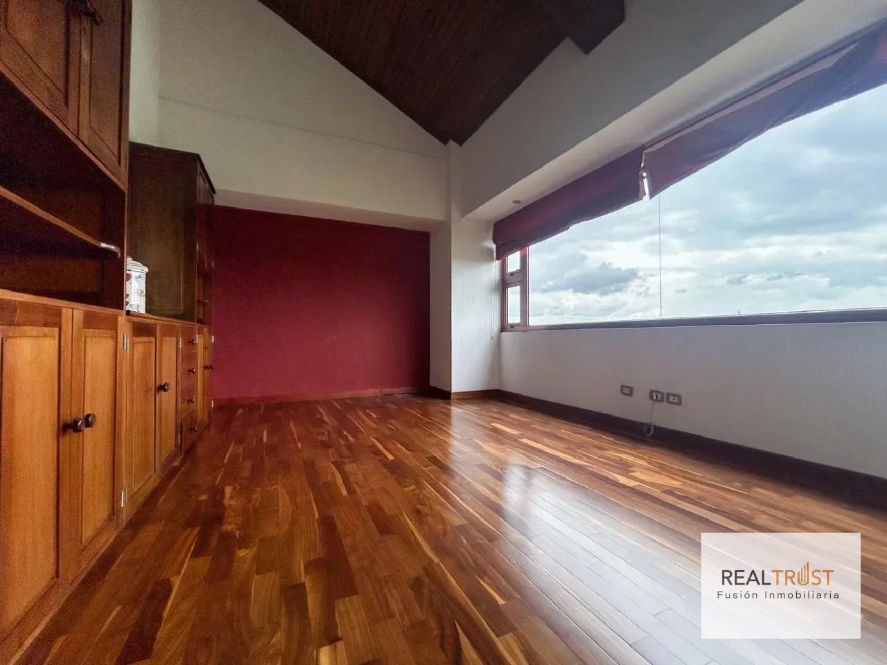 En venta lindo Penthouse de 2 niveles Zona 15, Vista Hermosa 1 — Apartamento en Venta en Zona 15, Guatemala, Ciudad — foto 10 de 16