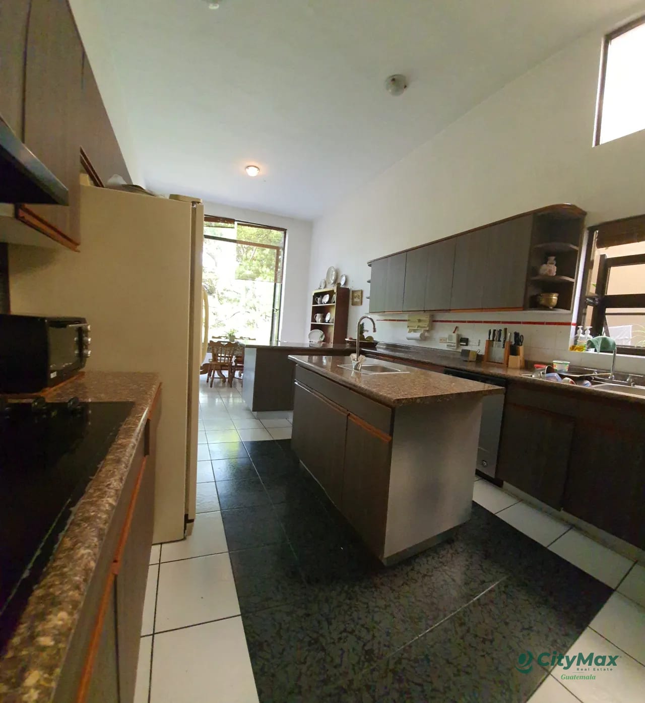 Amplia Casa en Venta El Prado Zona 10 Guatemala — Casa en Venta en El Prado, Zona 10, Guatemala, Ciudad — foto 4 de 11