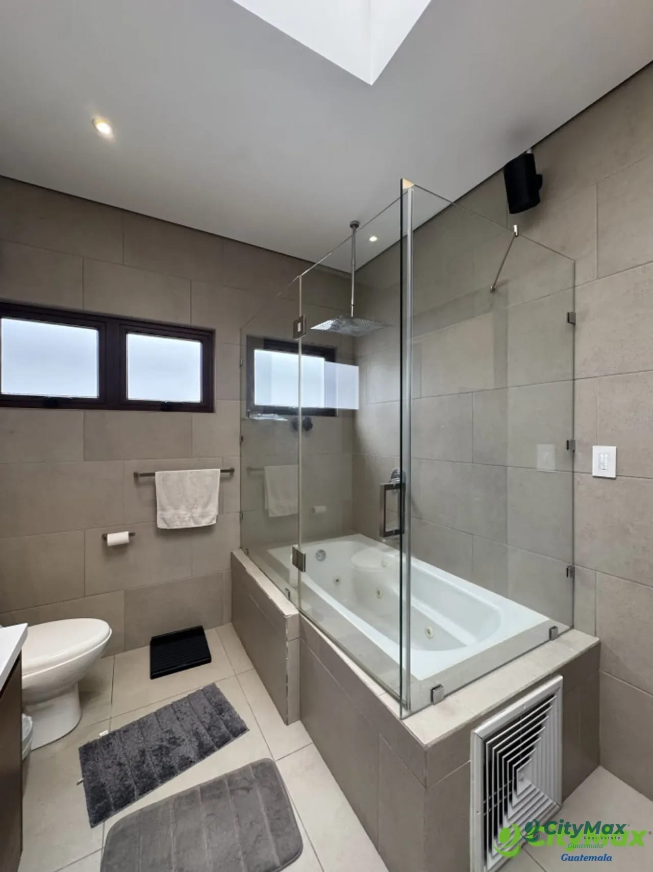 Casa de venta en Lomas de San Isidro Zona 16 — Casa en Venta en Lomas de San Isidro, Zona 16, Guatemala, Ciudad — foto 10 de 14