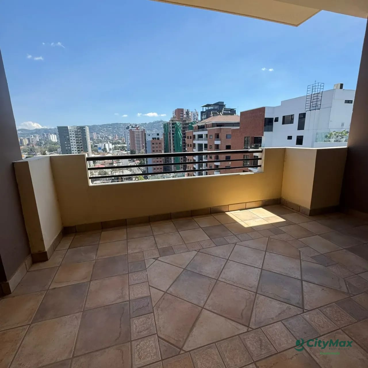 Penthouse en Venta zona 10 cerca de La Estación — Apartamento en Venta en Torre Castelar, Zona 10, Guatemala, Ciudad — foto 10 de 13
