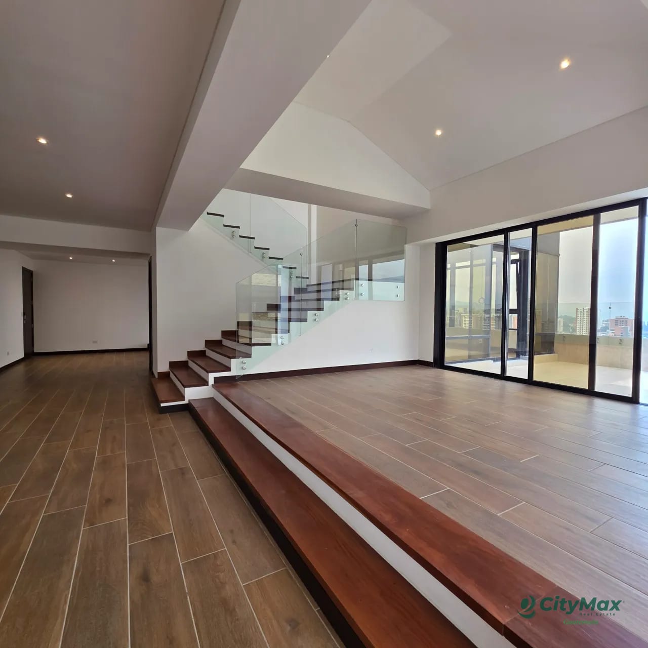 PentHouse en Venta en Oakland Zona 10 Guatemala — Apartamento en Venta en Oakland I, Zona 10, Guatemala, Ciudad — foto 1 de 16
