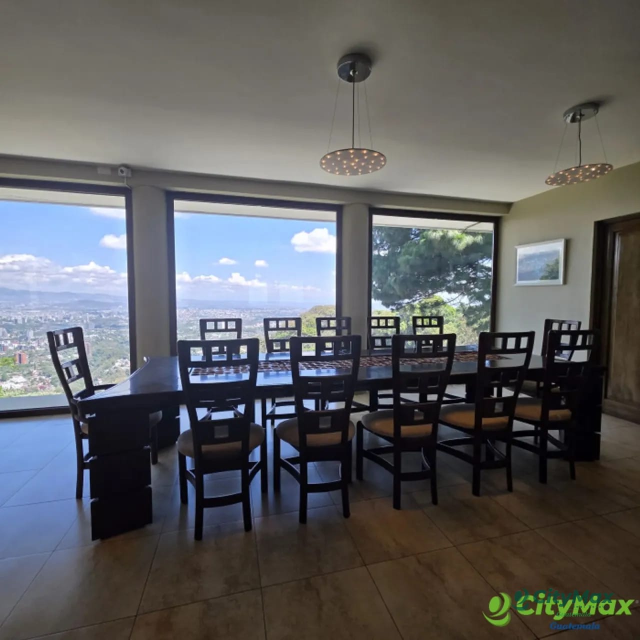 AnteriorSiguiente Lujosa Mansion en venta Las Nubes Ciudad Guatemala — Casa en Venta en km 11-15, Carretera a El Salvador, Guatemala, Ciudad — foto 3 de 12